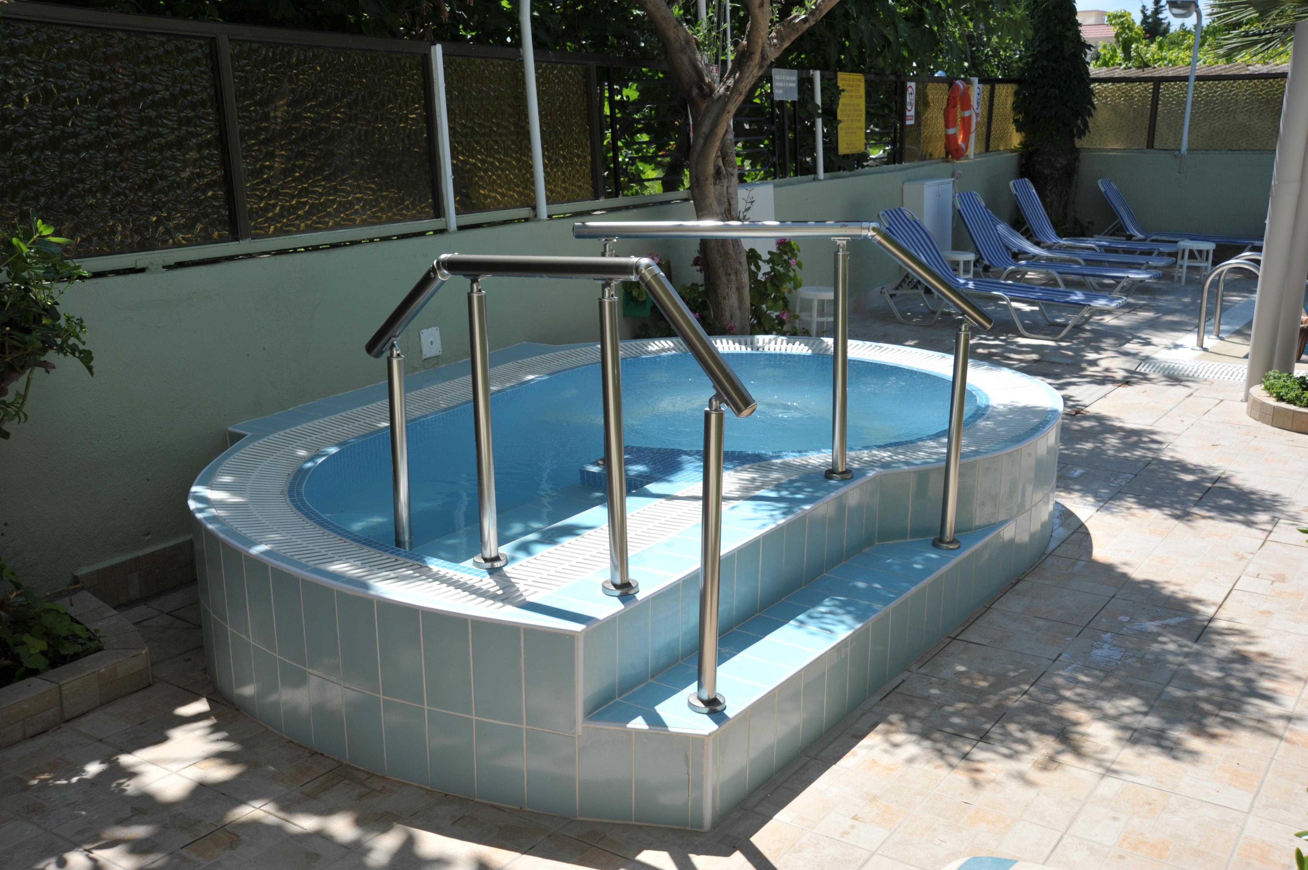 קרמסטי Anseli Hotel מראה חיצוני תמונה