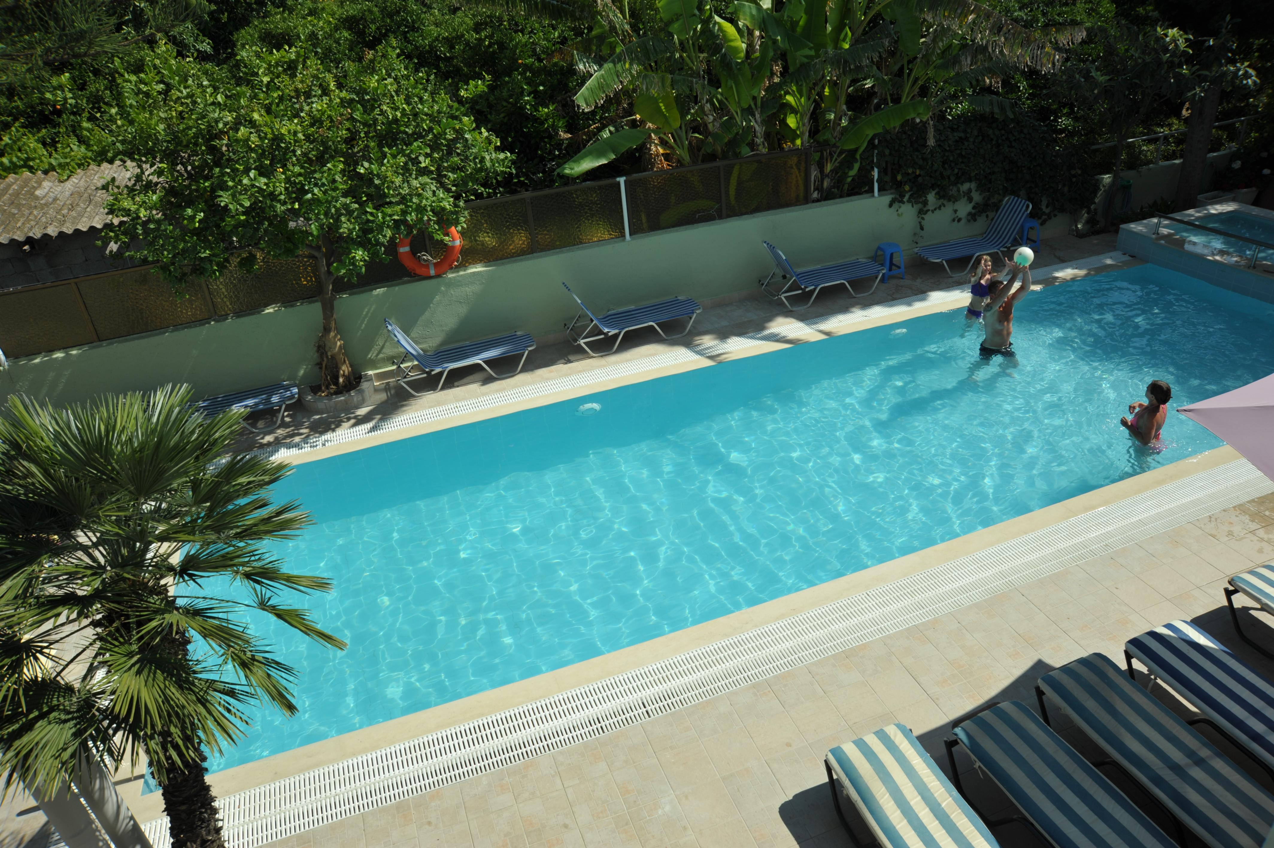 קרמסטי Anseli Hotel מראה חיצוני תמונה