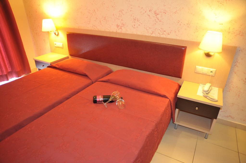קרמסטי Anseli Hotel מראה חיצוני תמונה