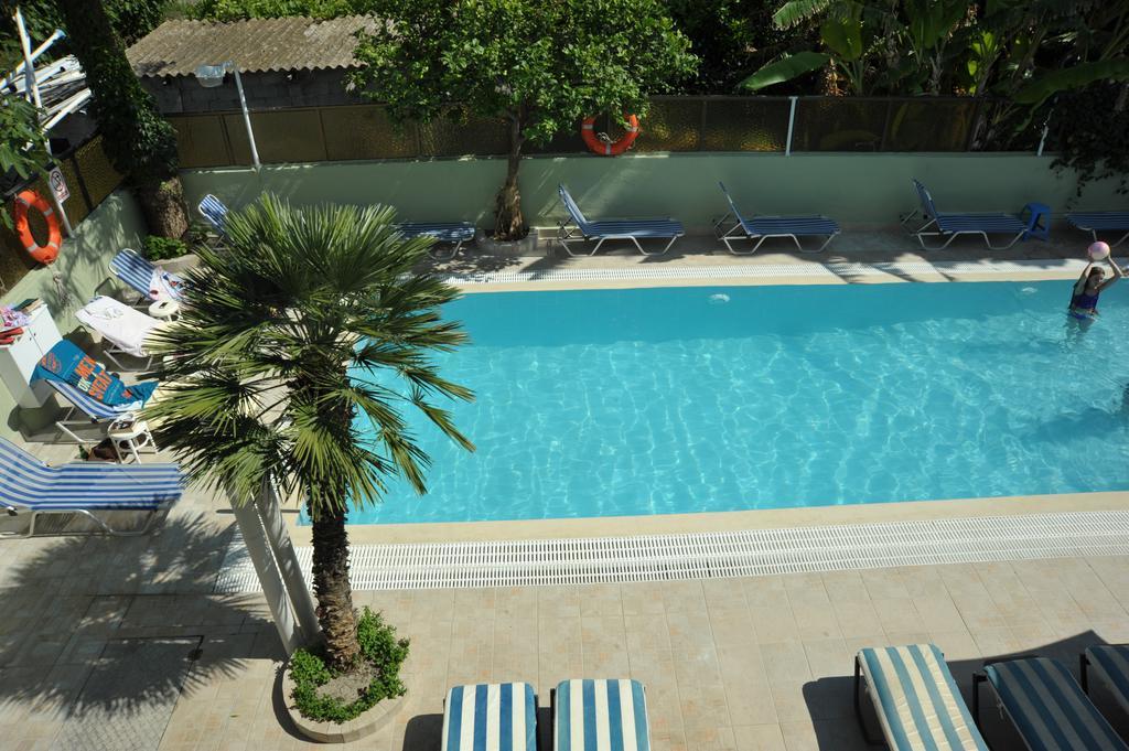 קרמסטי Anseli Hotel מראה חיצוני תמונה