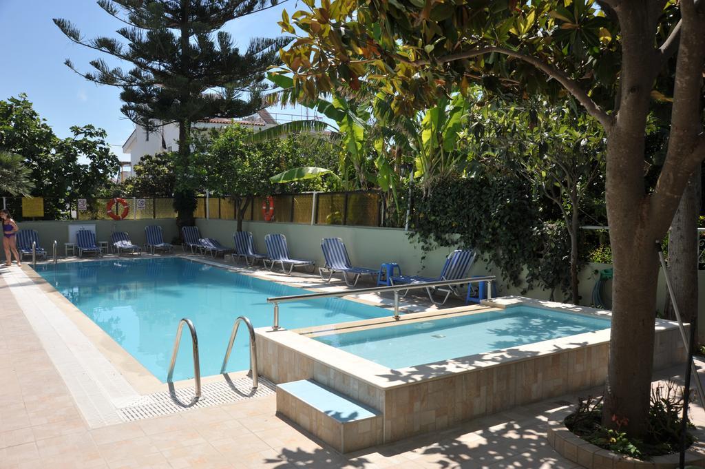 קרמסטי Anseli Hotel מראה חיצוני תמונה