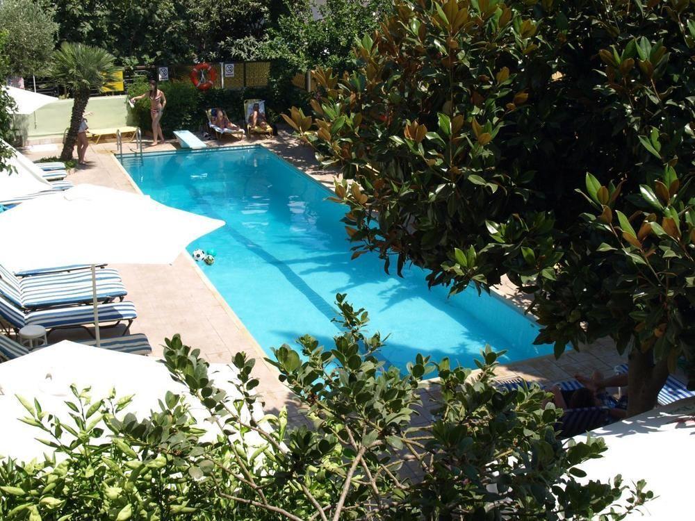 קרמסטי Anseli Hotel מראה חיצוני תמונה