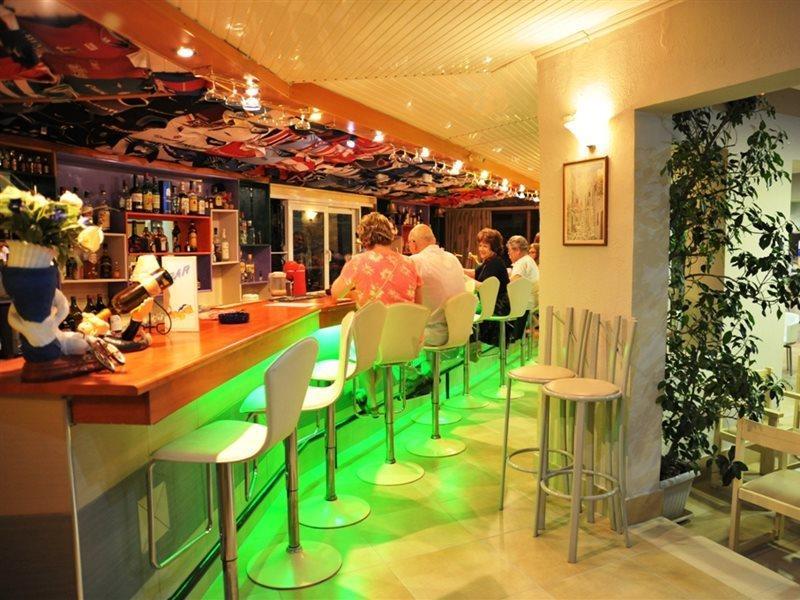 קרמסטי Anseli Hotel מראה חיצוני תמונה