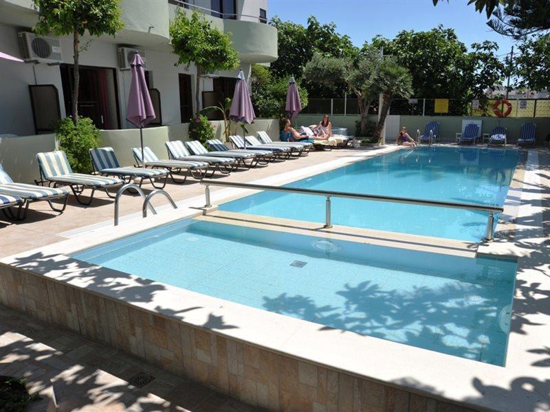 קרמסטי Anseli Hotel מראה חיצוני תמונה