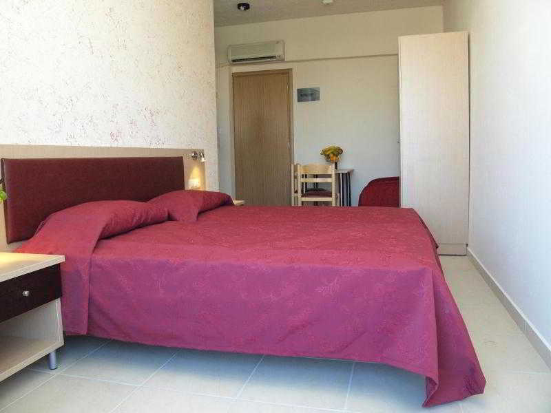 קרמסטי Anseli Hotel מראה חיצוני תמונה