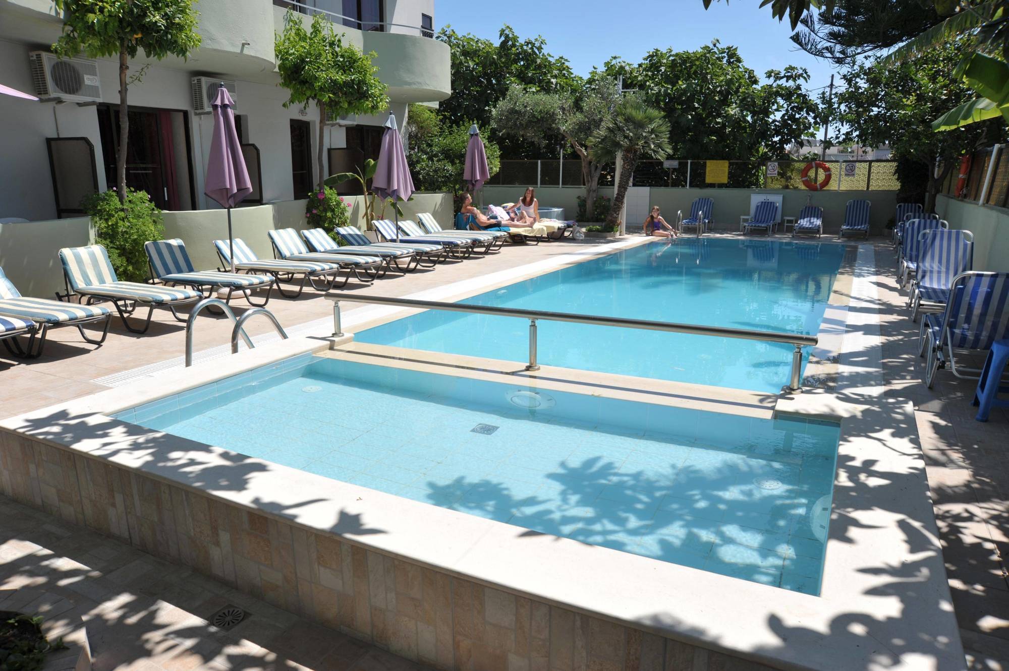 קרמסטי Anseli Hotel מראה חיצוני תמונה